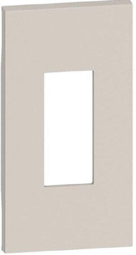 Лицевая панель Legrand BTicino Living Now для 1-м. 2 мод. розетки RJ11/RJ45/аудио песочный фото Лицевая панель Legrand BTicino Living Now для 1-м. 2 мод. розетки RJ11/RJ45/аудио песочный картинка